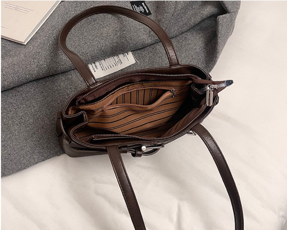 Retro Minimalist Underarm Shoulder Bag
